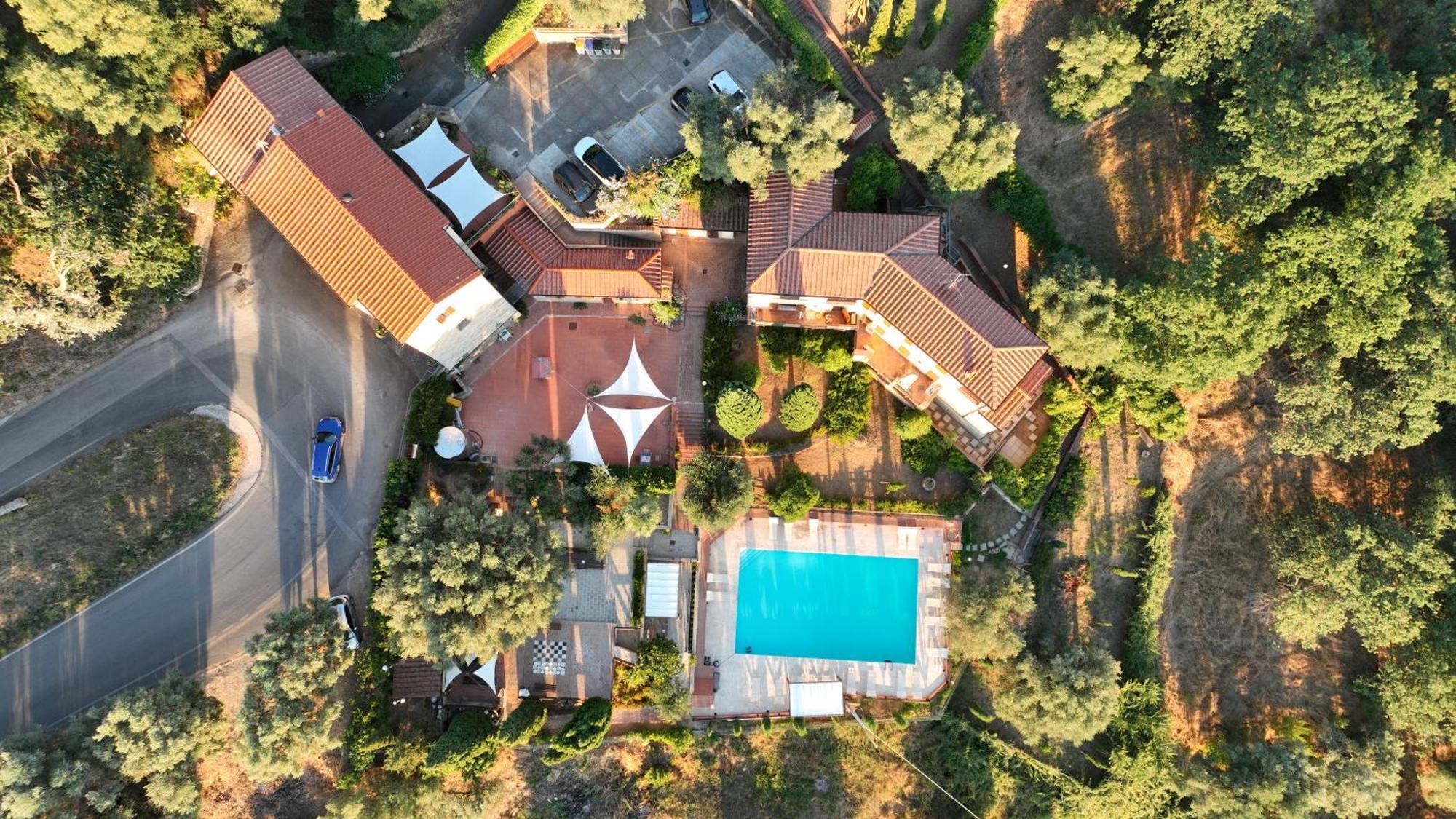 Madonna Del Poggio Cav Aparthotel Scarlino Εξωτερικό φωτογραφία