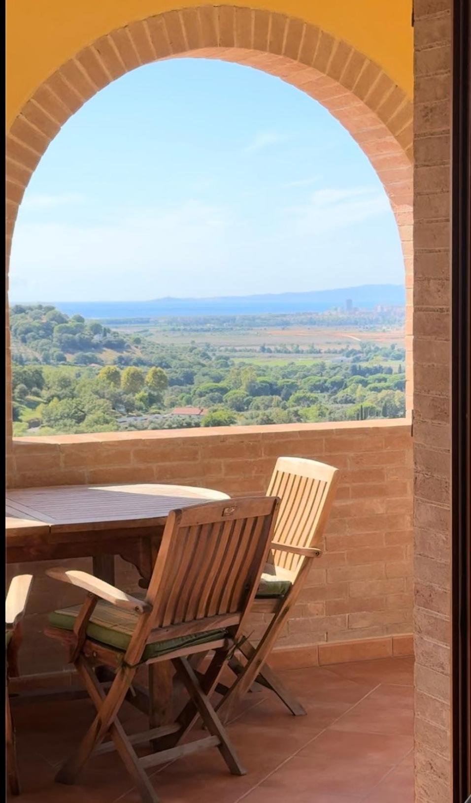 Madonna Del Poggio Cav Aparthotel Scarlino Εξωτερικό φωτογραφία